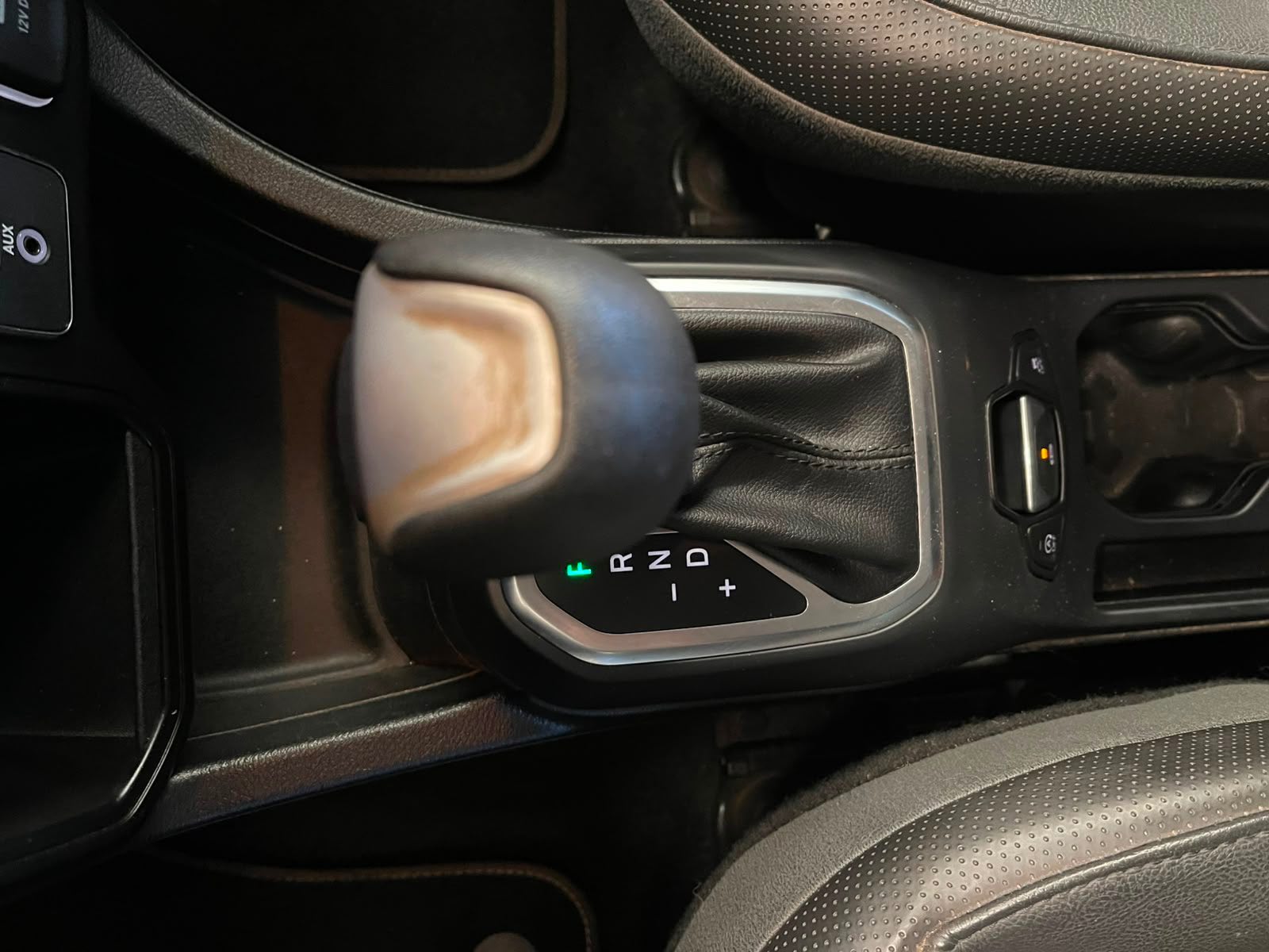 Foto 6 de Jeep Renegade LNGTD AT 2021