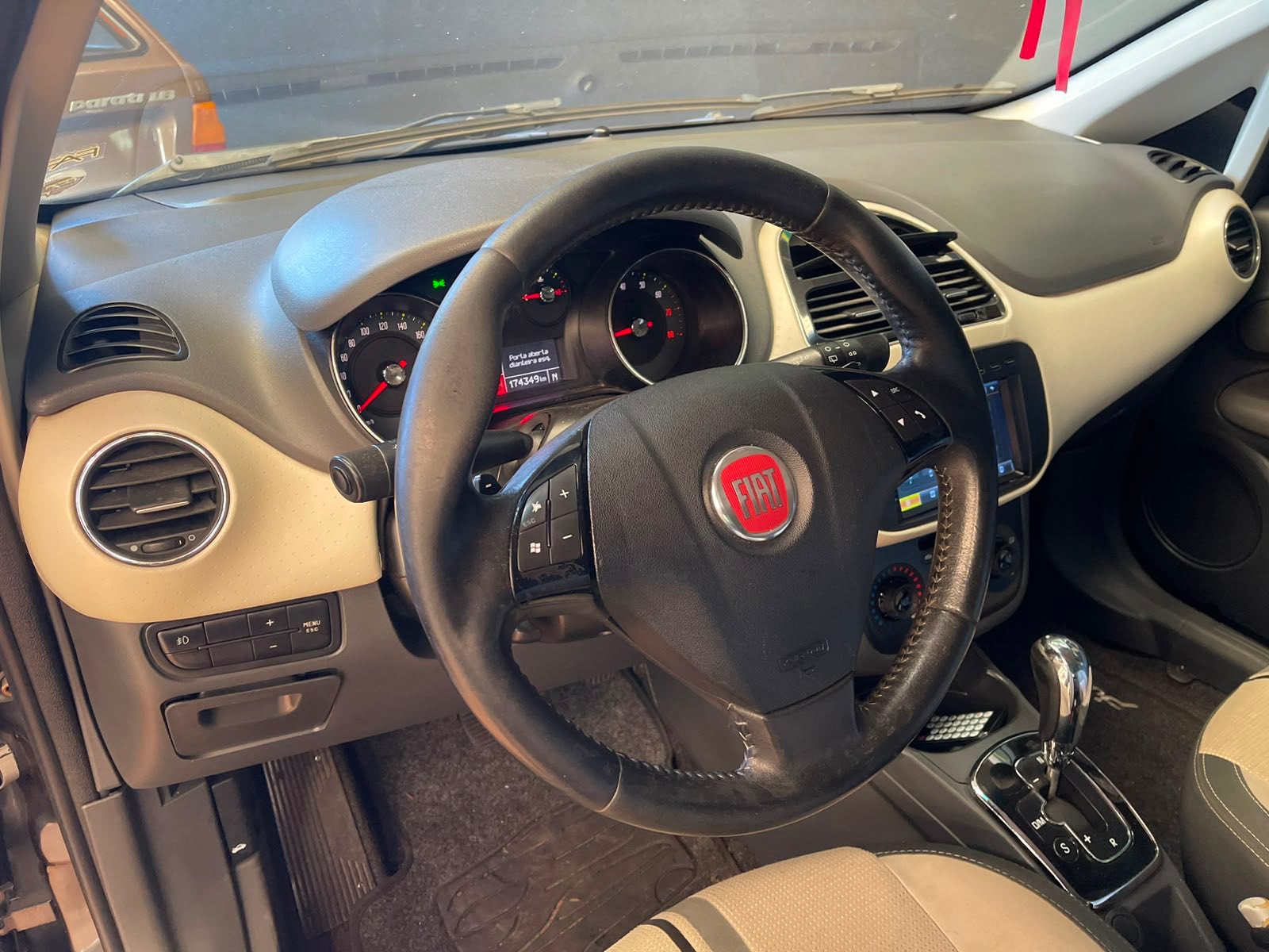 Foto 8 de Fiat Punto ESSENCE 1.6 2013