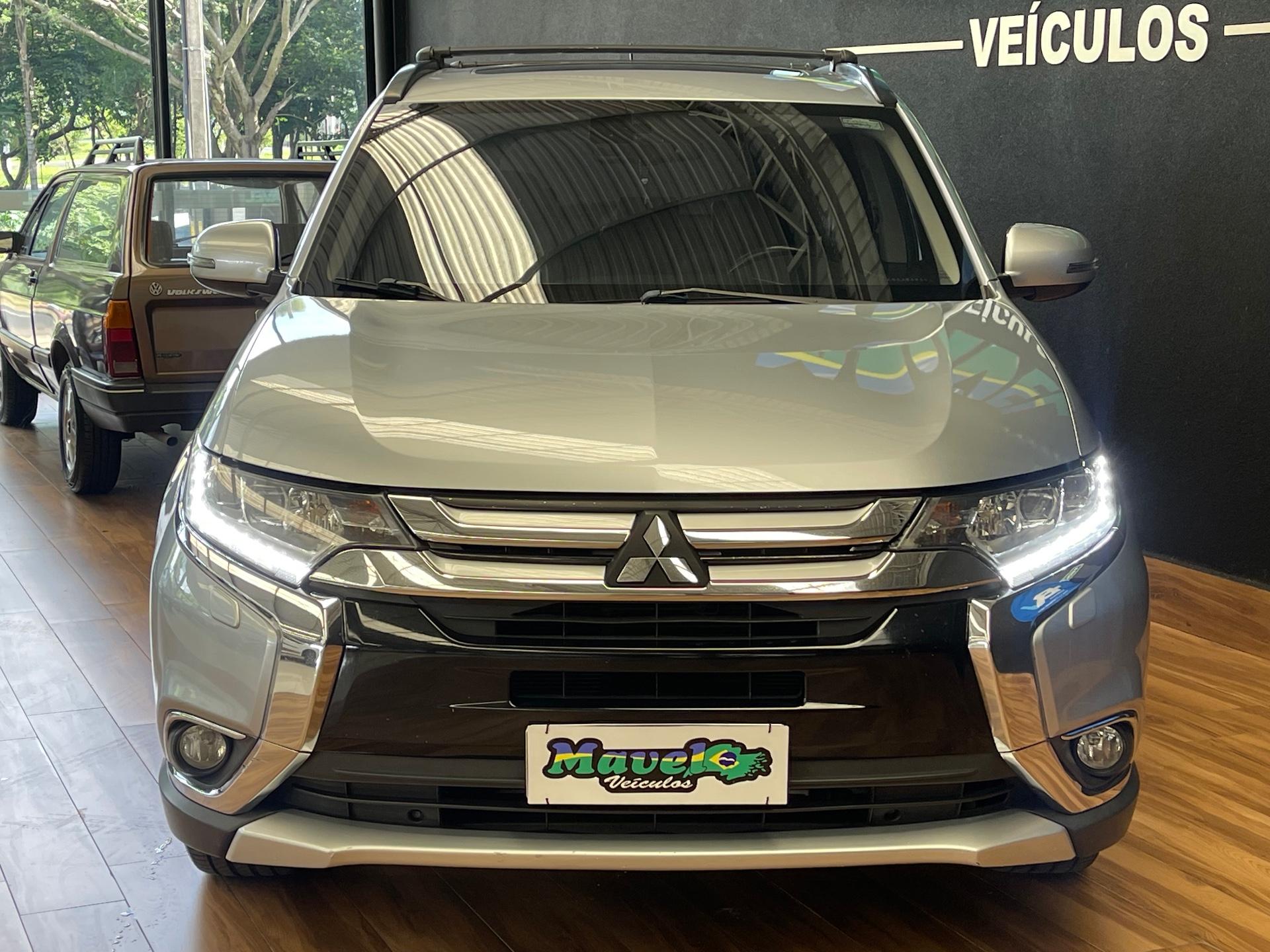 Foto 2 de Mitsubishi Outlander /MMC 3.0 GT 2016
