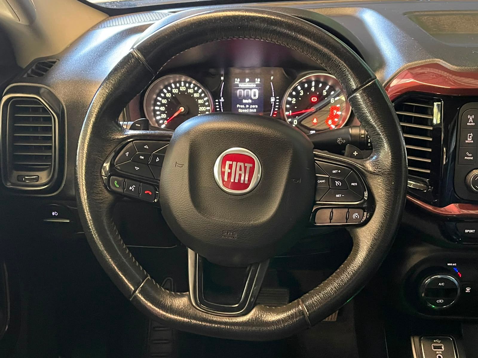 Foto 5 de Fiat Toro FREEDOM AT 2019