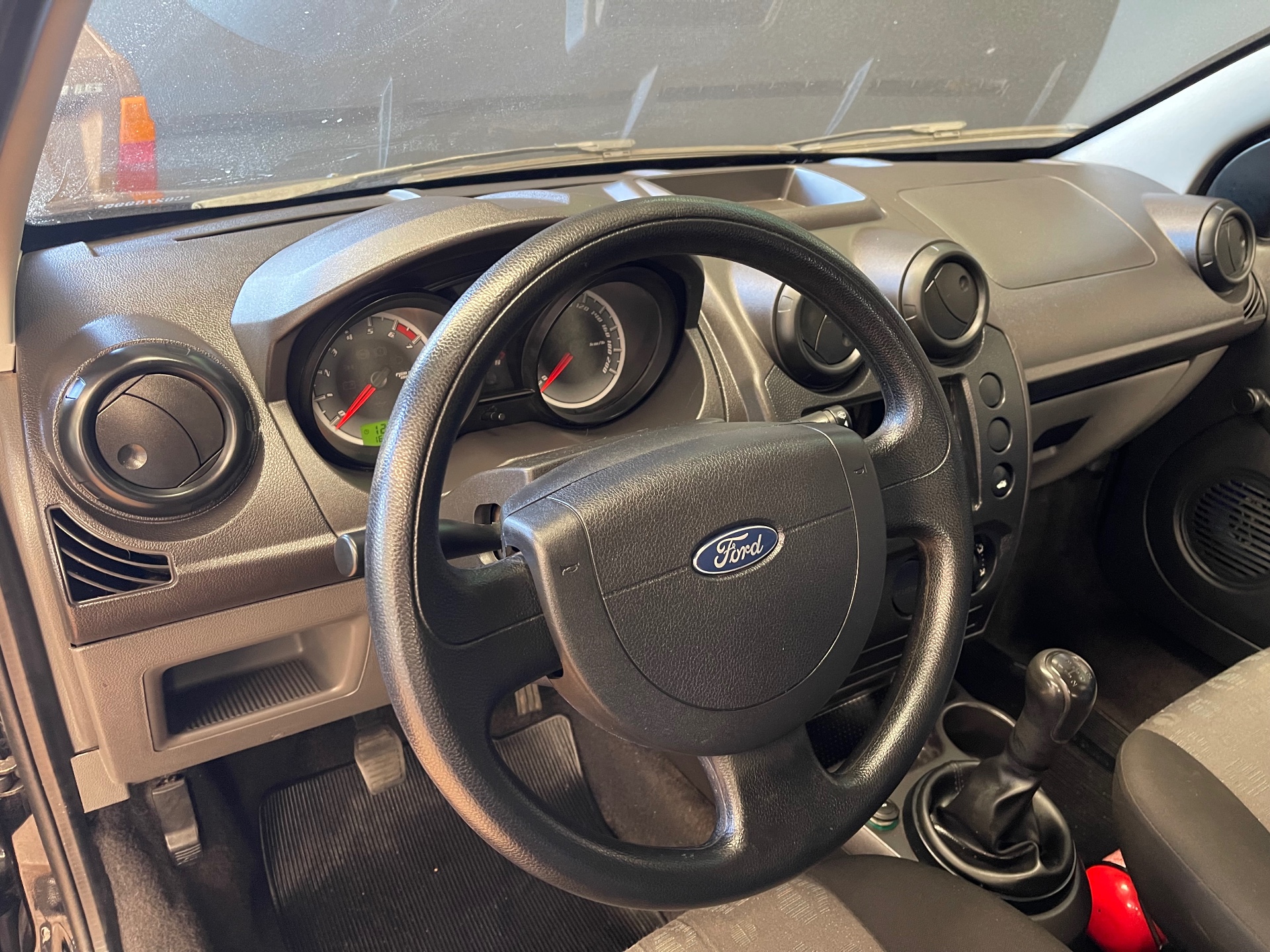 Foto 8 de Ford Fiesta 2012