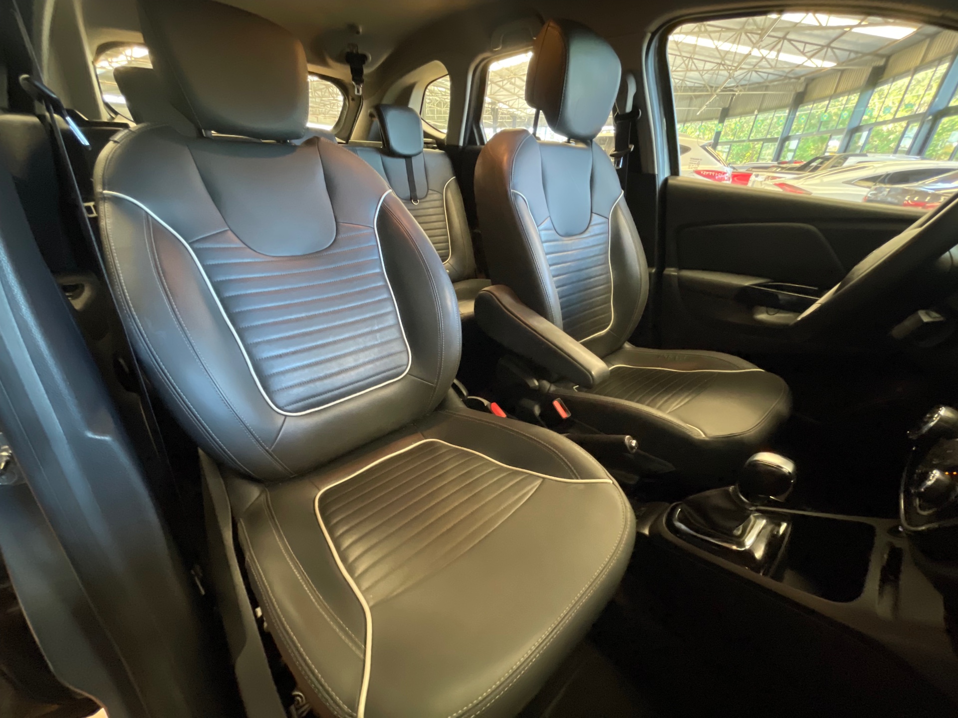 Foto 9 de Renault Captur INTEN 16A 2018