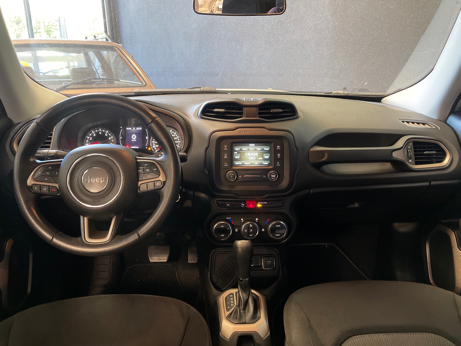 Foto 4 de Jeep Renegade LNGTD AT 2017