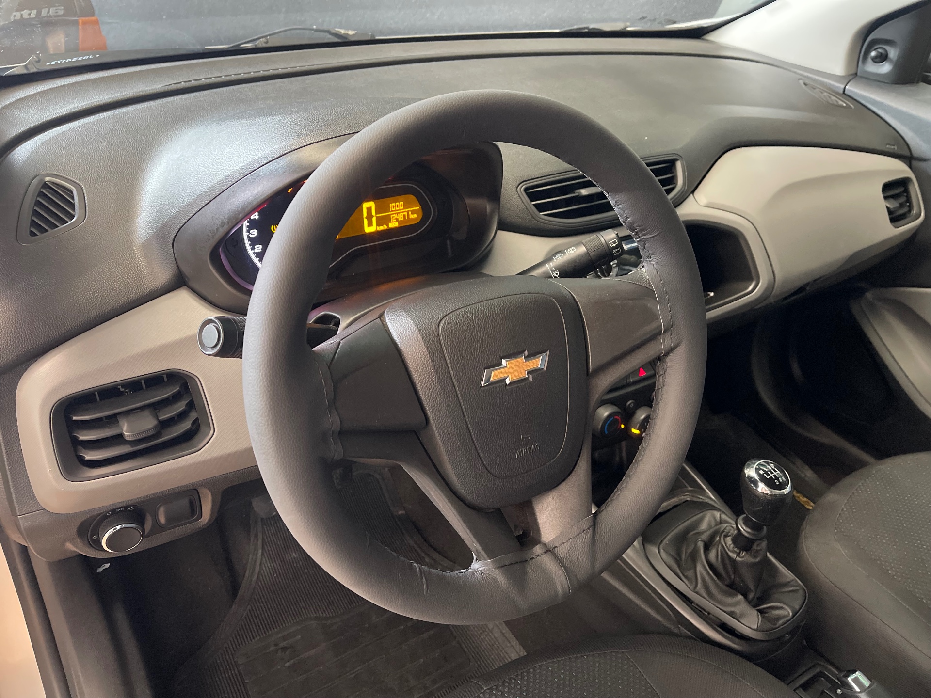 Foto 8 de Chevrolet Onix 10MT JOYE 2018