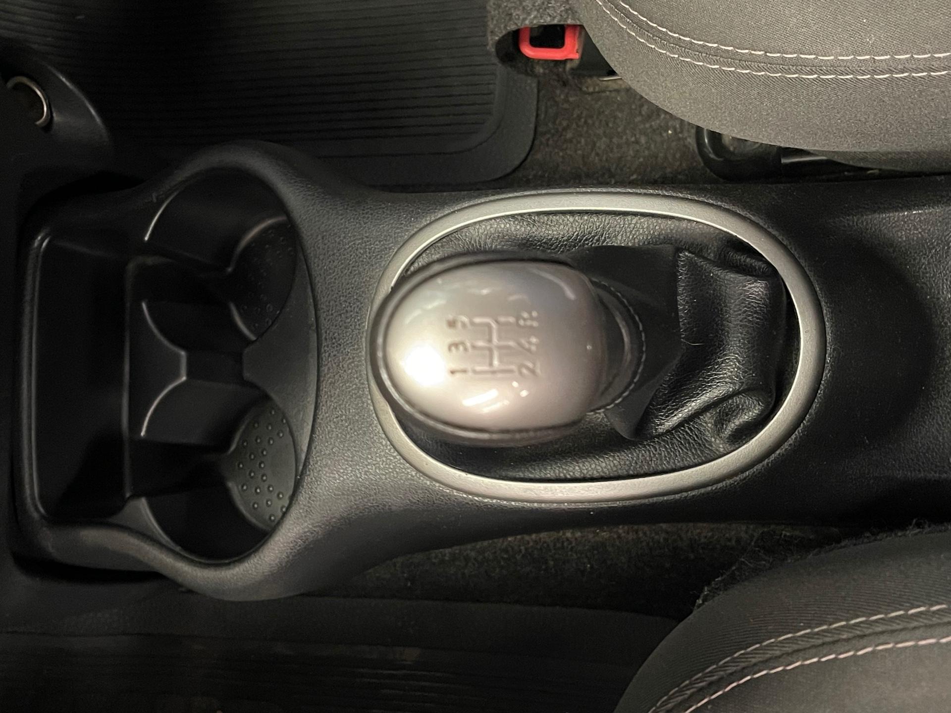 Foto 7 de Nissan March 10SV 2015