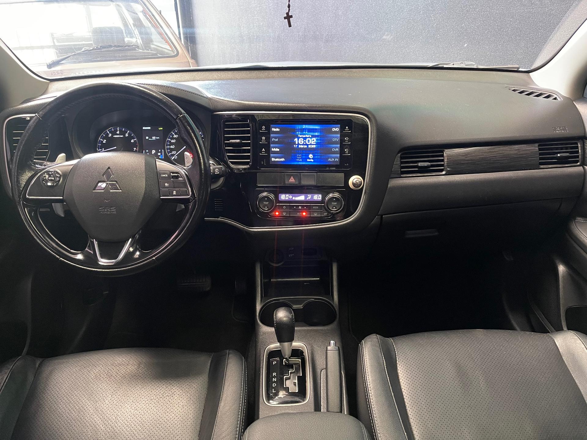 Foto 4 de Mitsubishi Outlander /MMC 3.0 GT 2016