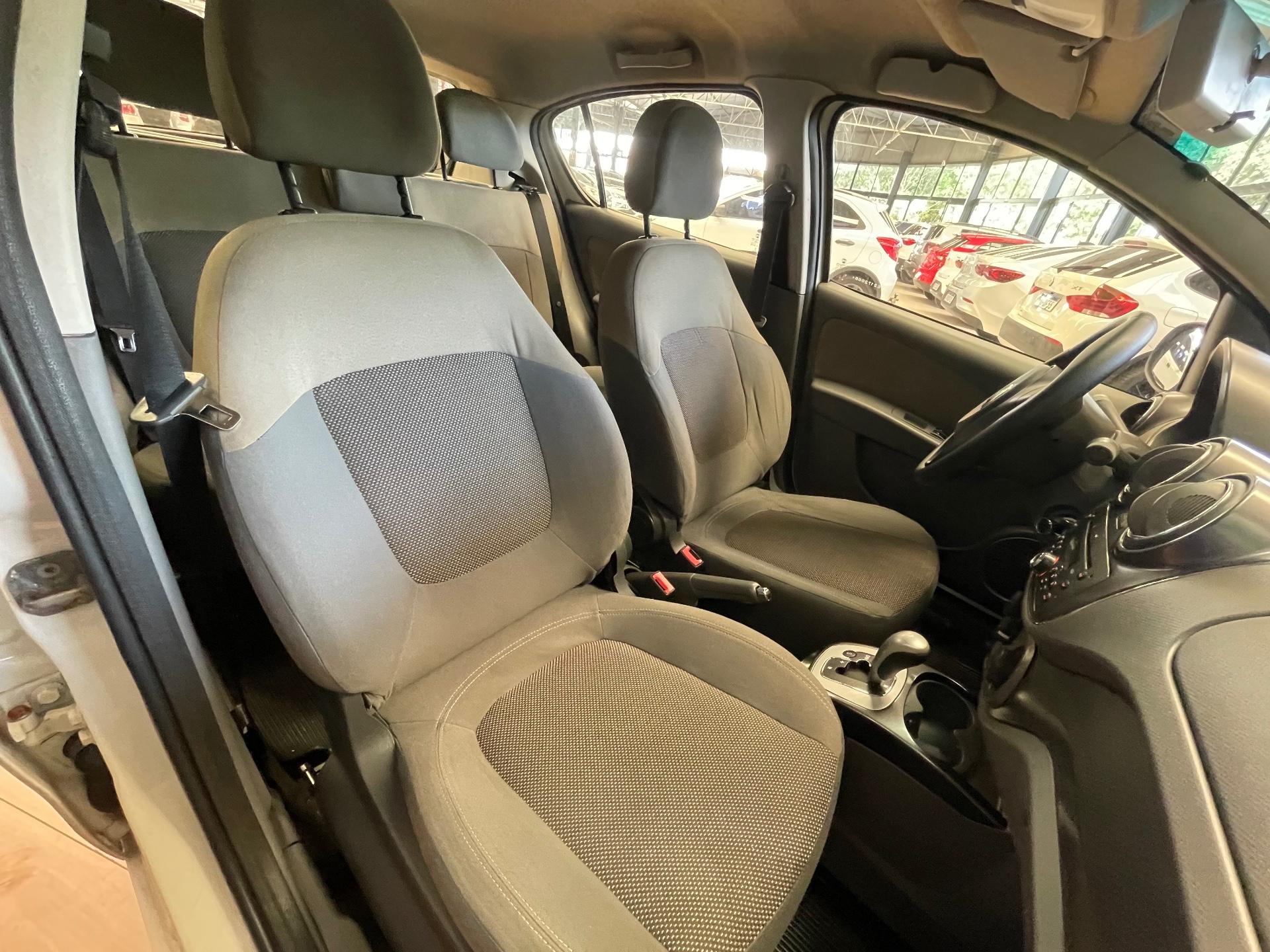 Foto 9 de Fiat Palio ESSENCE 1.6 2014