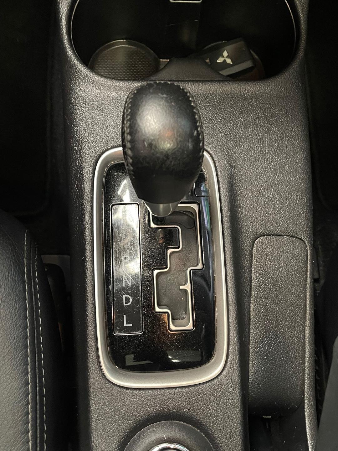 Foto 7 de Mitsubishi Outlander /MMC 3.0 GT 2016