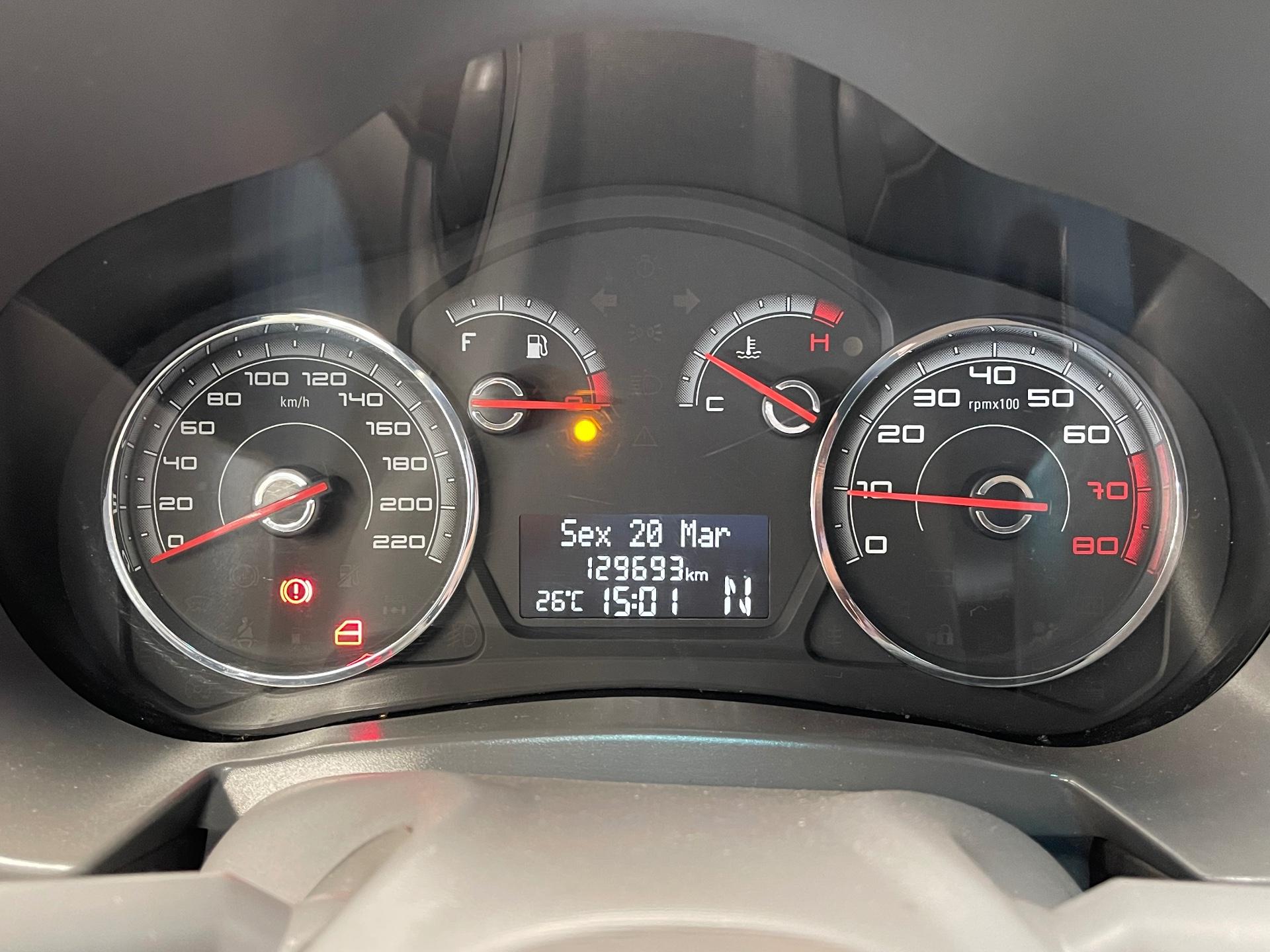 Foto 15 de Fiat Palio ESSENCE 1.6 2014