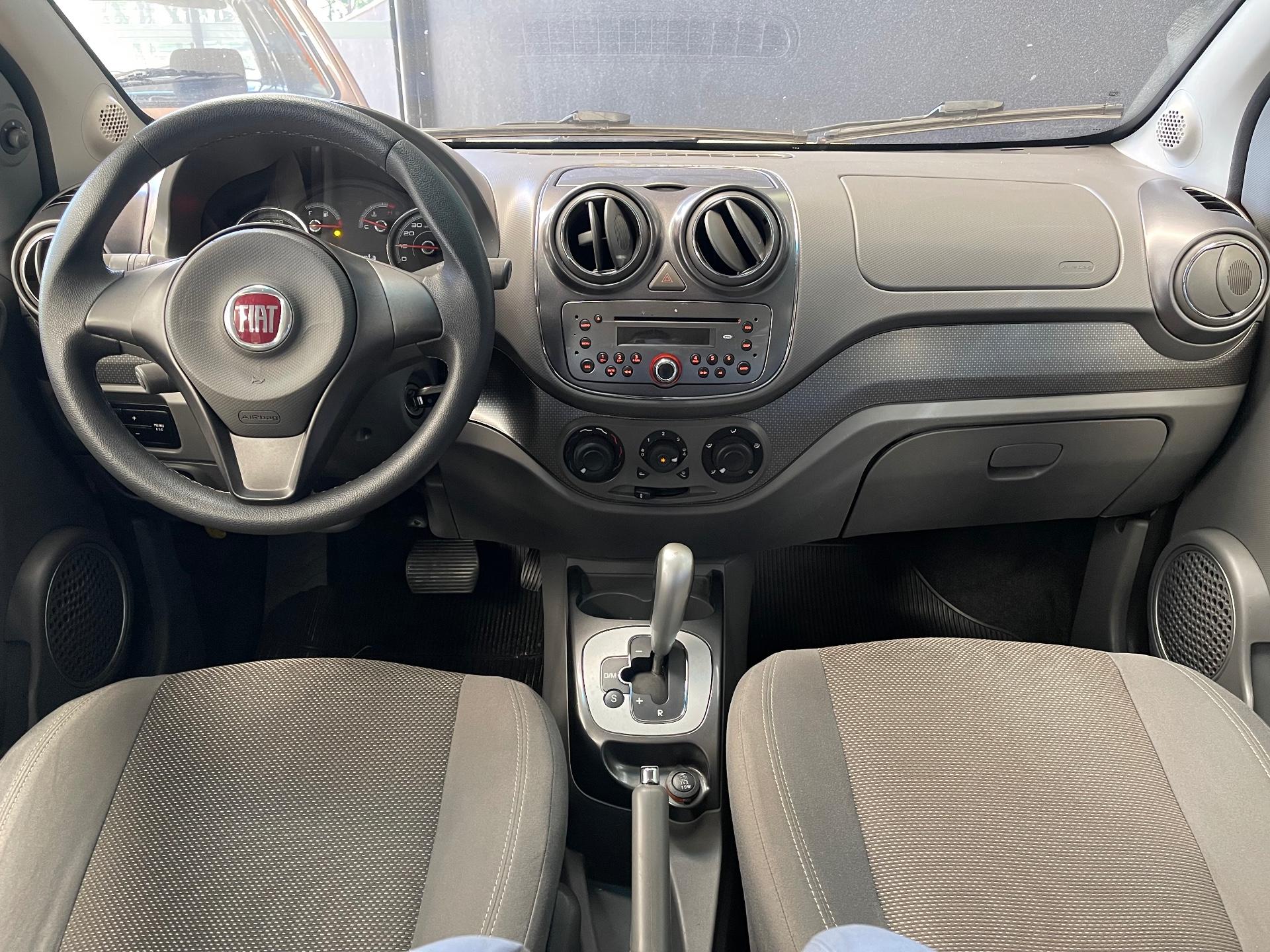Foto 4 de Fiat Palio ESSENCE 1.6 2014