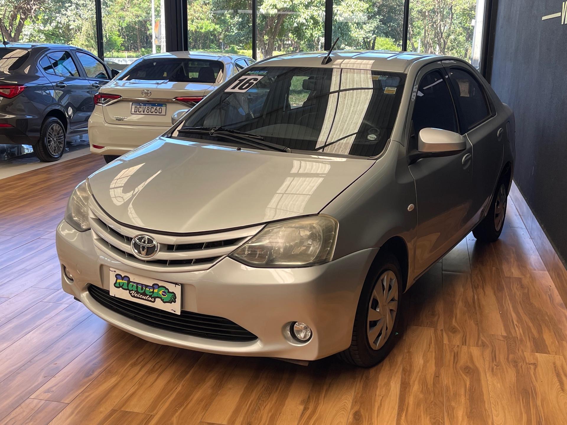 Foto 3 de Toyota Etios SD XS 15 MT 2017