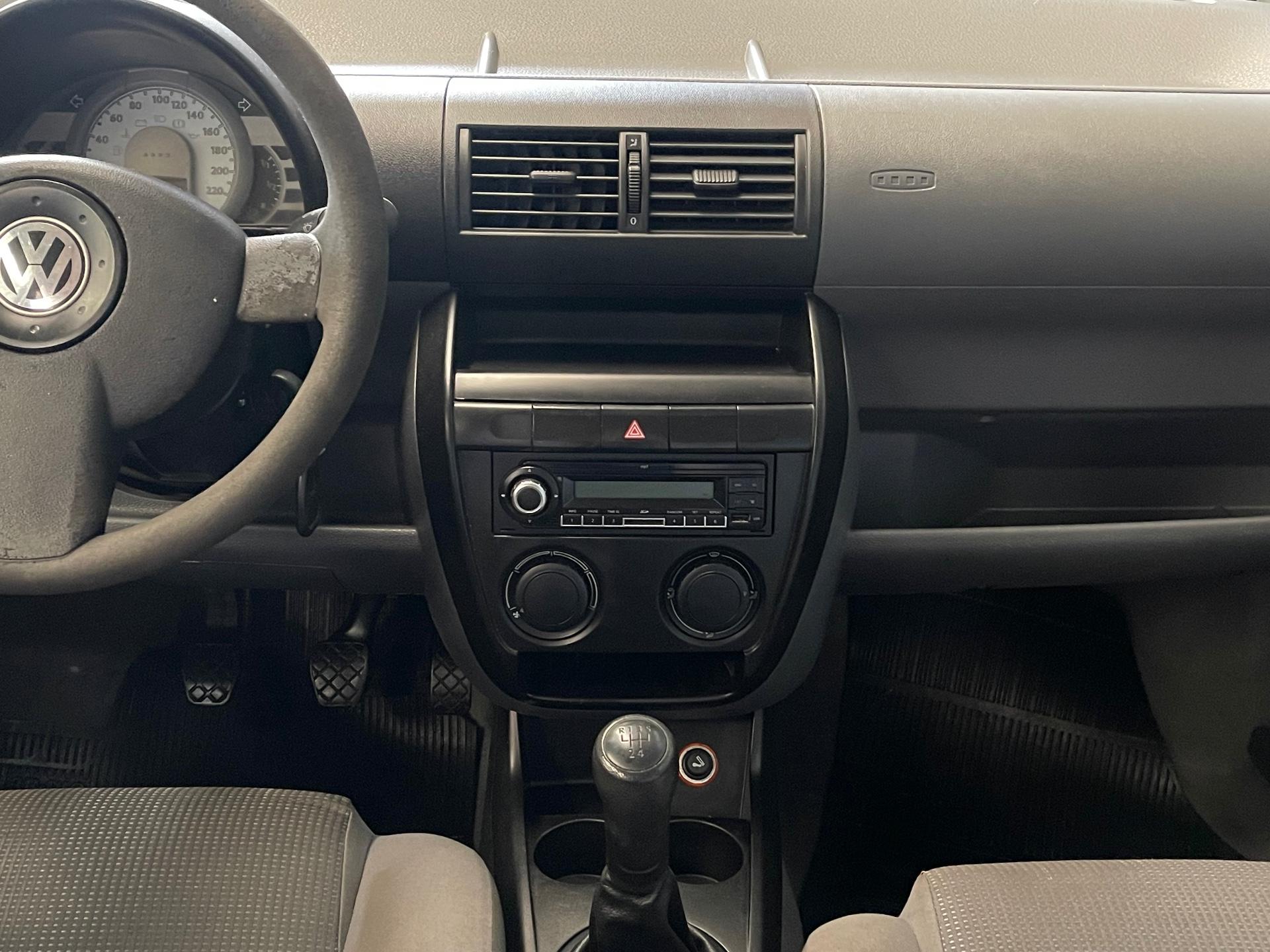 Foto 6 de Volkswagen Fox W/ 1.6 PLUS 2009