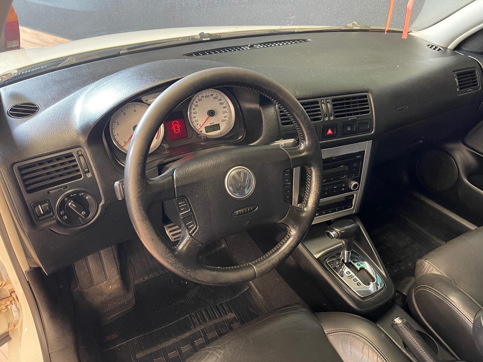 Foto 8 de Volkswagen Golf W/ 2.0 SPORTLINE 2013