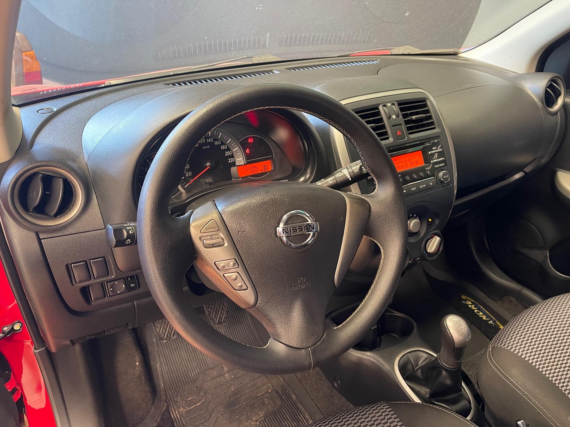 Foto 8 de Nissan March 10SV 2015