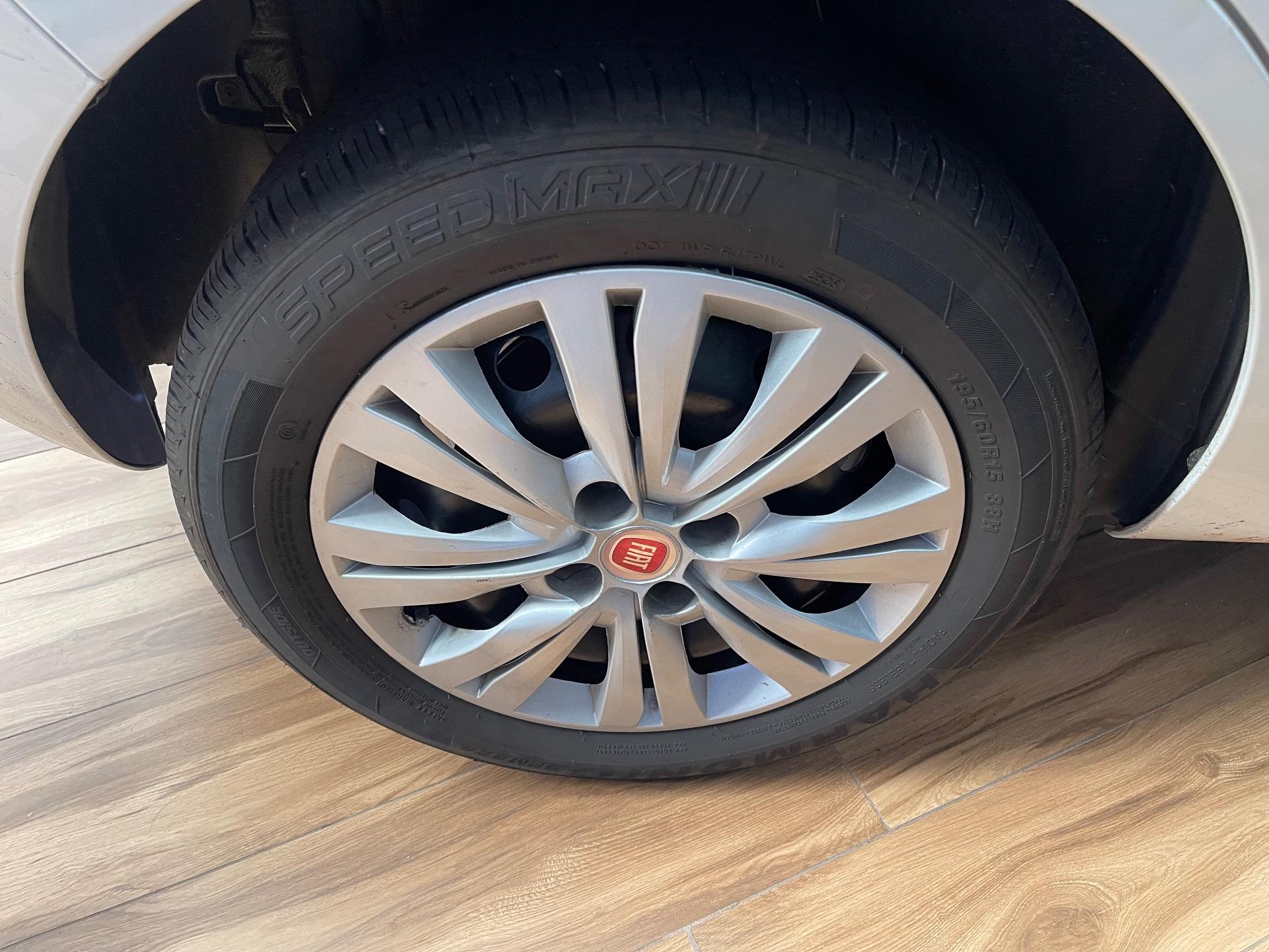 Foto 14 de Fiat Palio ESSENCE 1.6 2014