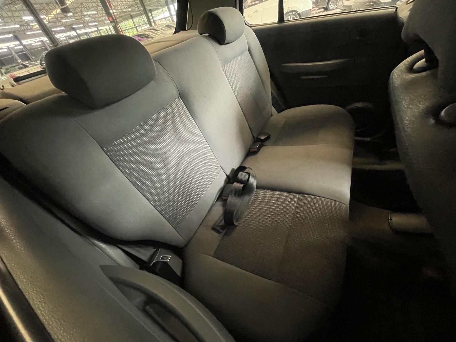 Foto 10 de Volkswagen Fox W/ 1.6 PLUS 2009