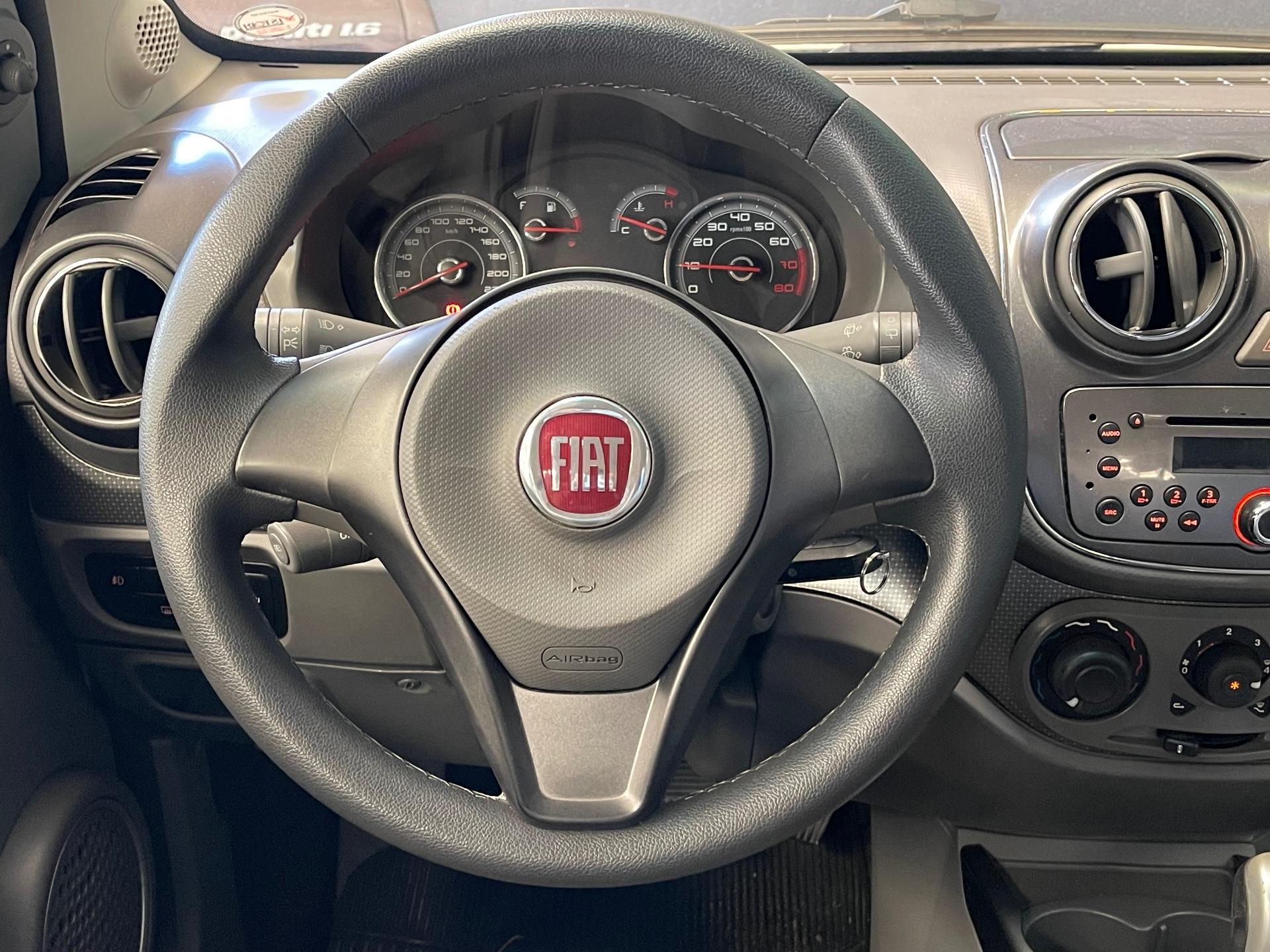 Foto 5 de Fiat Palio ESSENCE 1.6 2014