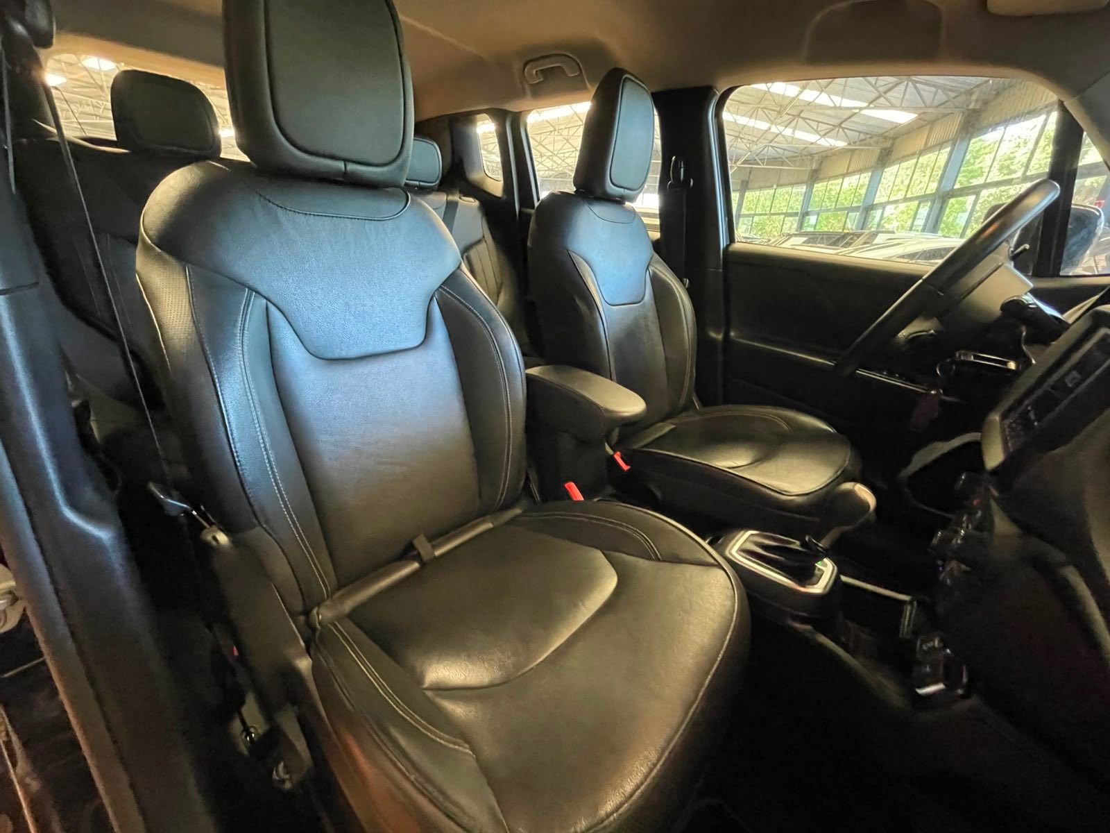 Foto 8 de Jeep Renegade LNGTD AT 2021