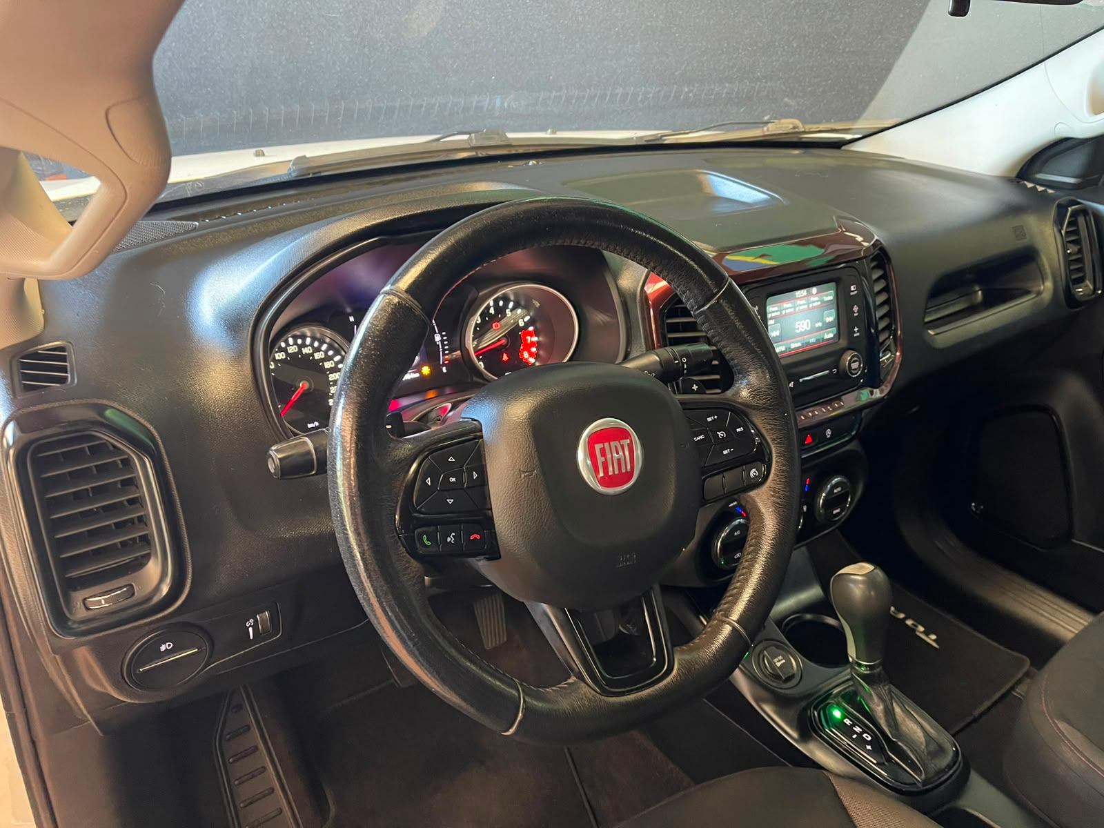 Foto 8 de Fiat Toro FREEDOM AT 2019