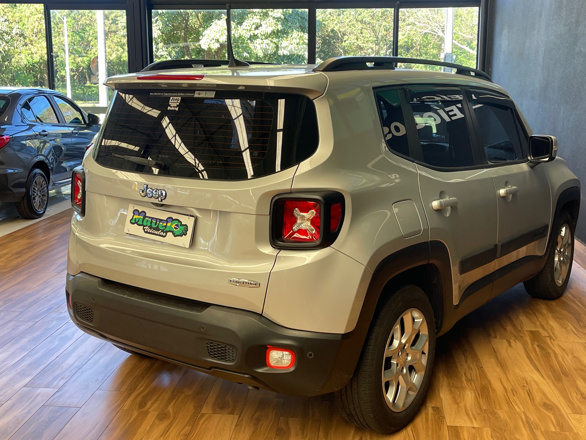 Foto 13 de Jeep Renegade LNGTD AT 2017