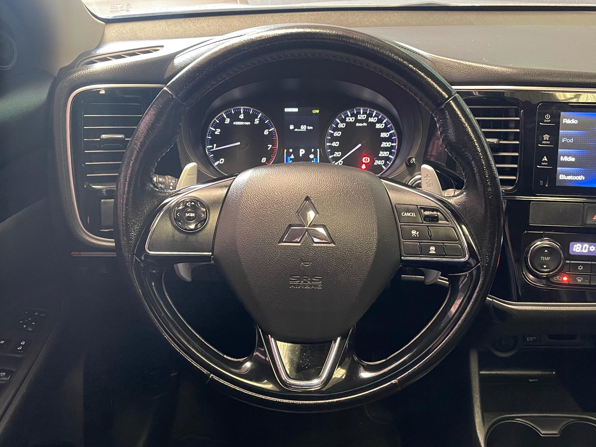 Foto 5 de Mitsubishi Outlander /MMC 3.0 GT 2016