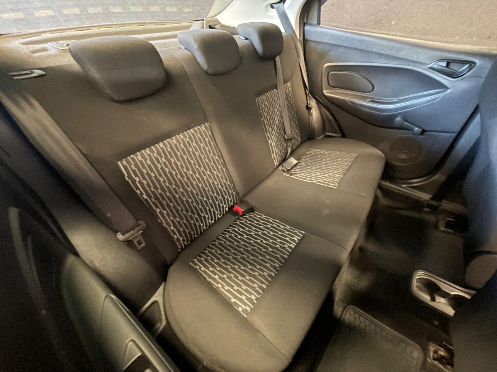 Foto 10 de Ford KA SE 1.0 SD C 2020
